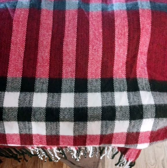 Fringe  Plaid, Red Black Blue White Scarf. Pre owned Very Soft. - Picture 2 of 2